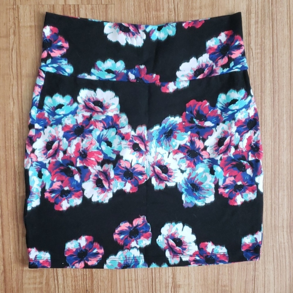 Charlotte Russe floral mini skirt Medium